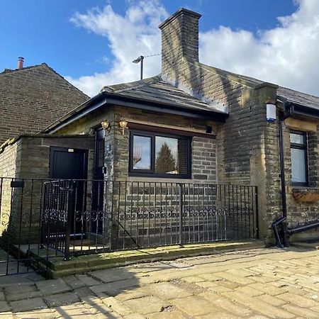 Unique Victorian Stable Conversion Halifax Exterior photo